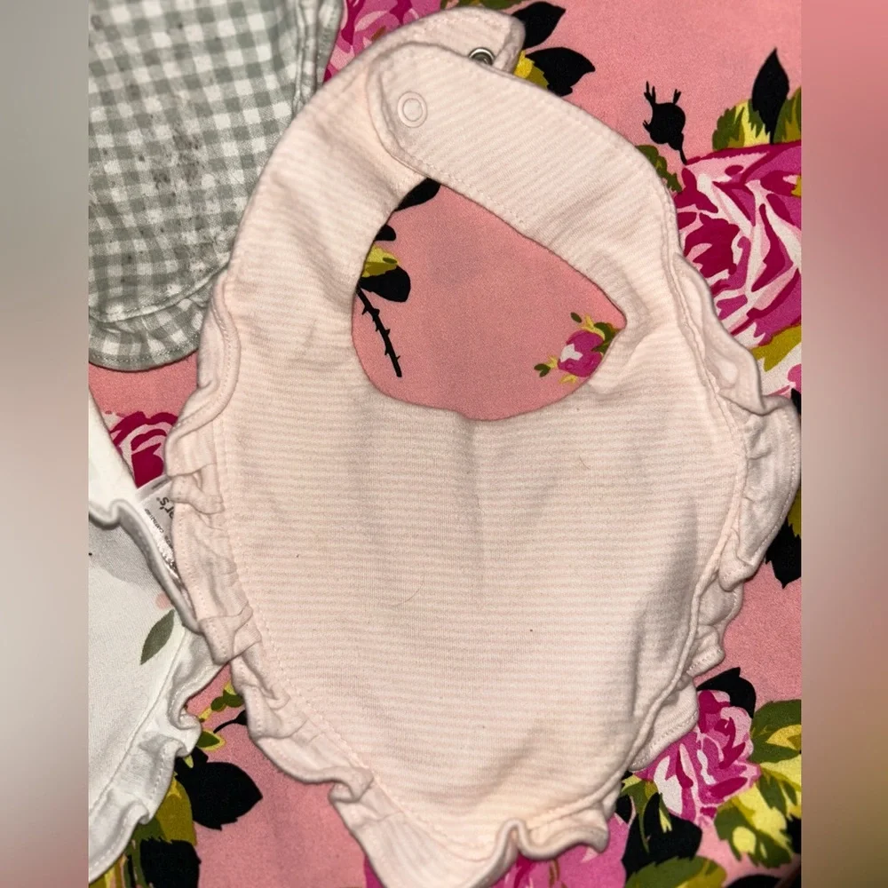 Carters humming bird strawberry baby bibs set of 3 gingham pink ruffle trim p/o